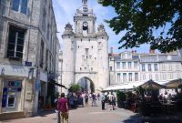 La Rochelle: Coastal Feast of Mussels and Pastry Perfection