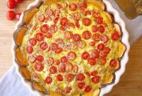 Flavorful French Tuna and Tomato Quiche on a Golden Potato Crust