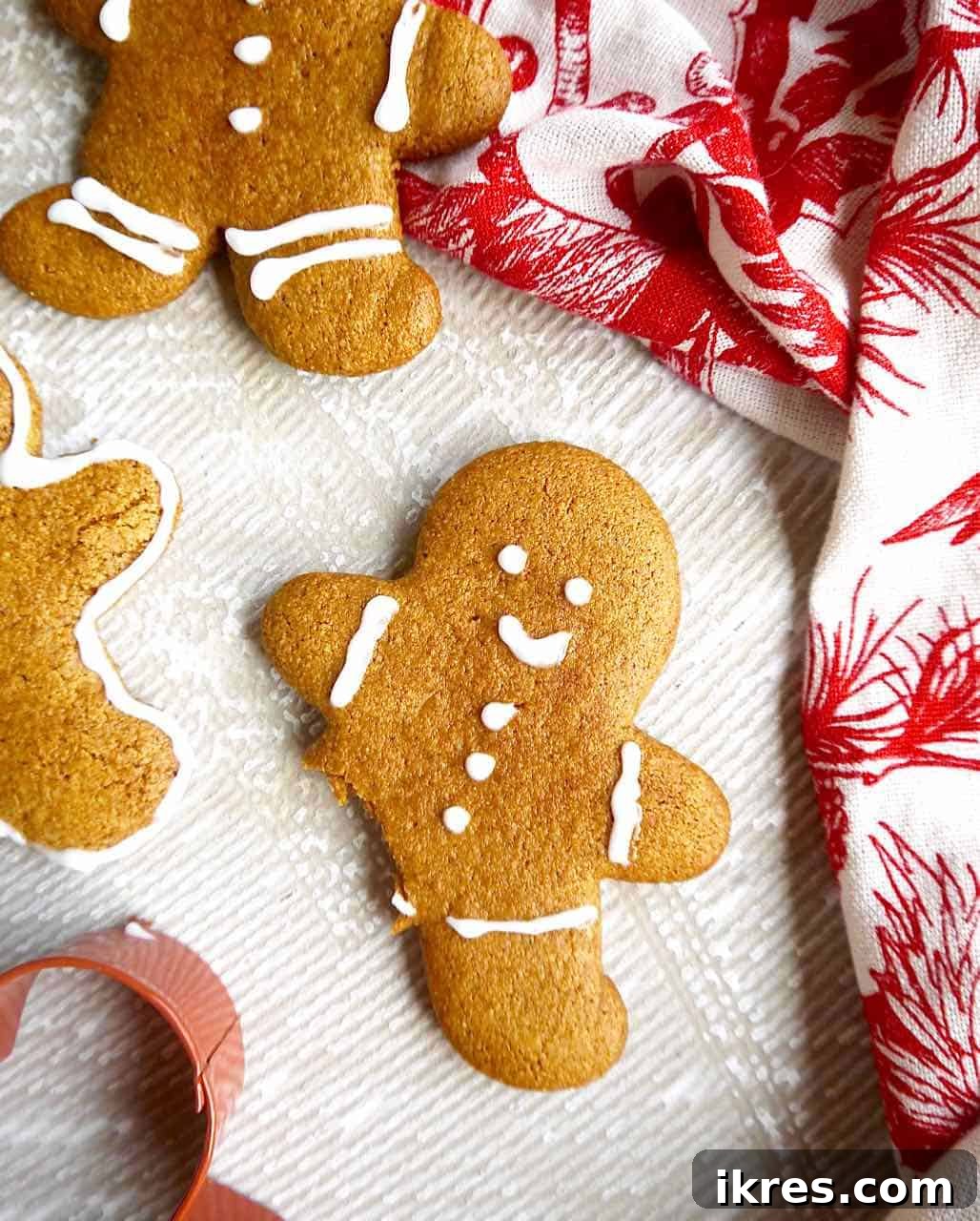 Paleo Almond Flour Gingerbread Men Cookies (GF) | Perchance to Cook, www.perchancetocook.com