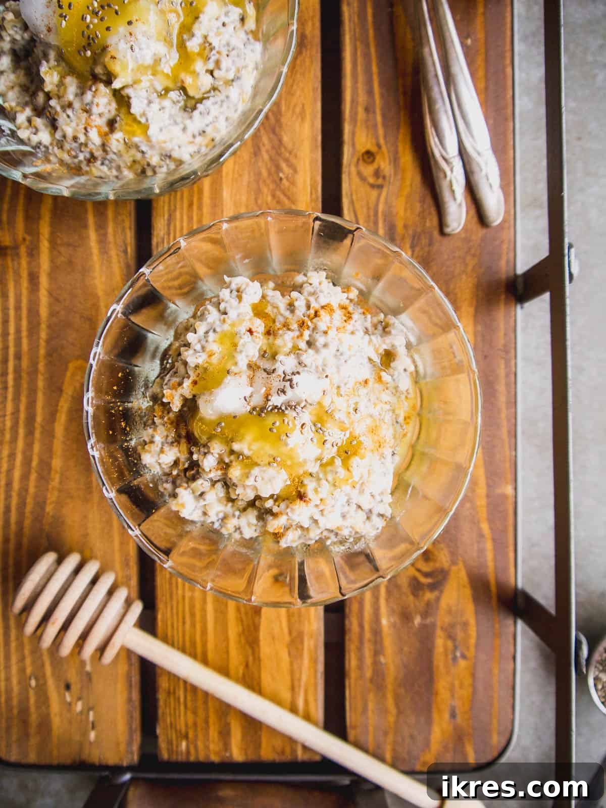Wholesome Gluten-Free Steel Cut Oats with Chia and Coconut Oil 2 A beautifully presented bowl of gluten-free steel cut oats, topped with golden honey and sprinkled with chia seeds, ready for a healthy breakfast.