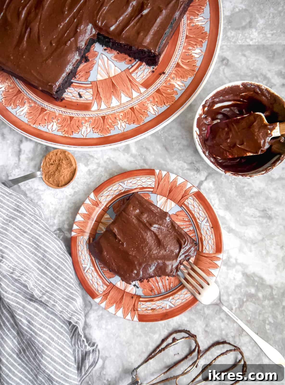 Paleo One Bowl Chocolate Fudge Cake Dairy Free Gluten Free 5 Ingredients for Paleo Chocolate Cake and Frosting