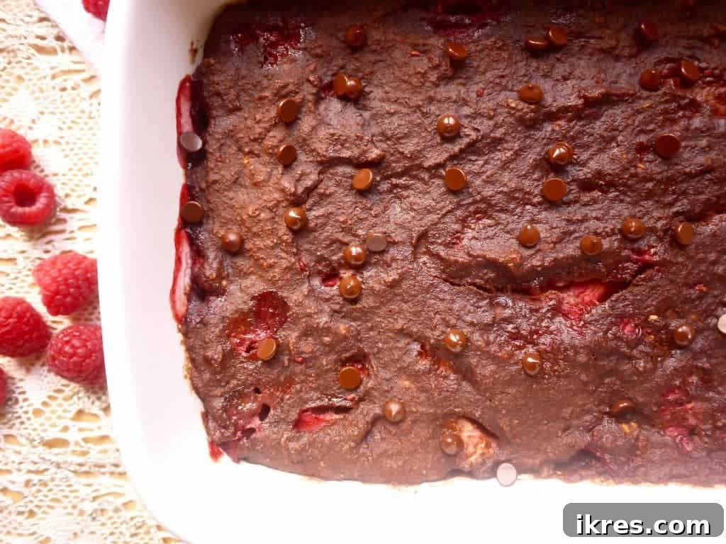 Berry Chocolate Mousse Brownies (paleo, GF)- low calorie, sweetener-free, Paleo brownies | Perchance to Cook, www.perchancetocook.com