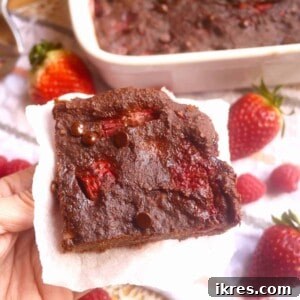 Berry Chocolate Mousse Brownies (paleo, GF)- low calorie, sweetener-free, Paleo brownies | Perchance to Cook, www.perchancetocook.com