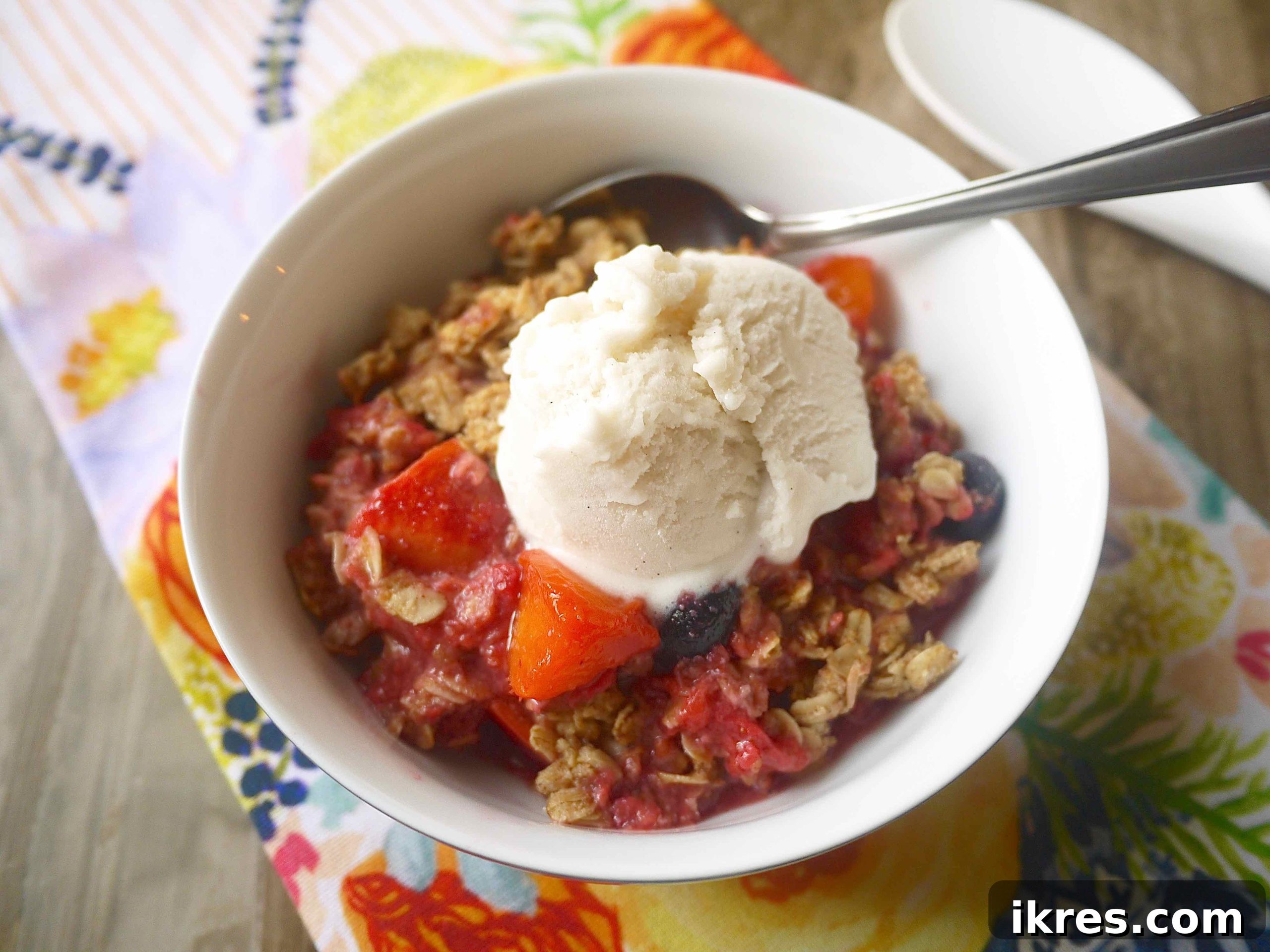 The Absolute Best Summer Crisp! (refined-sugar free, gluten-free, flour-free, dairy-free) (Paleo option provided) | Perchance to Cook, www.perchancetocook.com