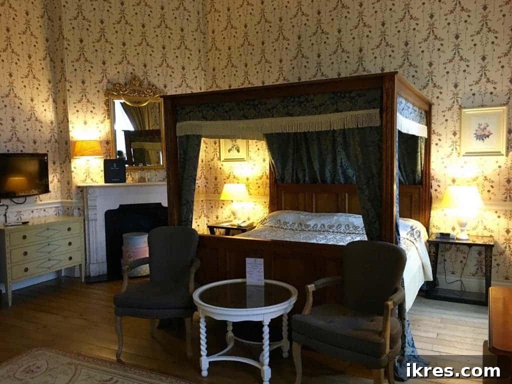 Southeast Ireland's Treasures: Kilkenny, Cashel, Durrow, and Wedding Memories 40 Luxurious and classic interior room at Castle Durrow