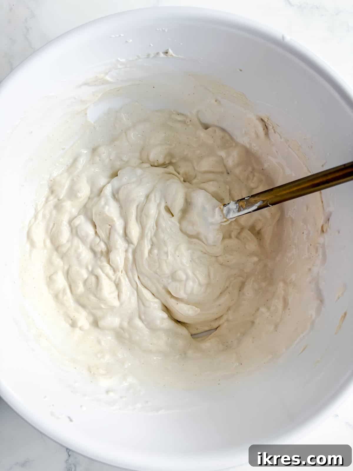 Coconut cream mixed into the mascarpone cheese mixture.