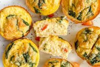 Protein-Packed Egg Bites: Cottage Cheese, Spinach & Red Pepper